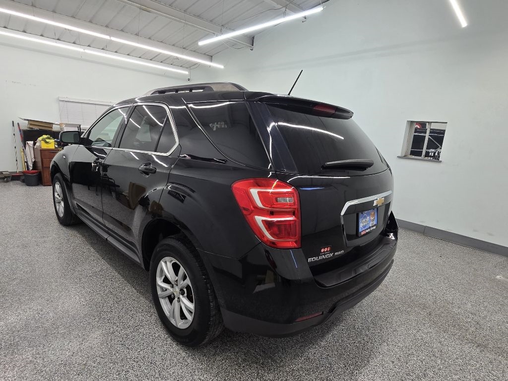 2017 Chevrolet Equinox LT photo 3