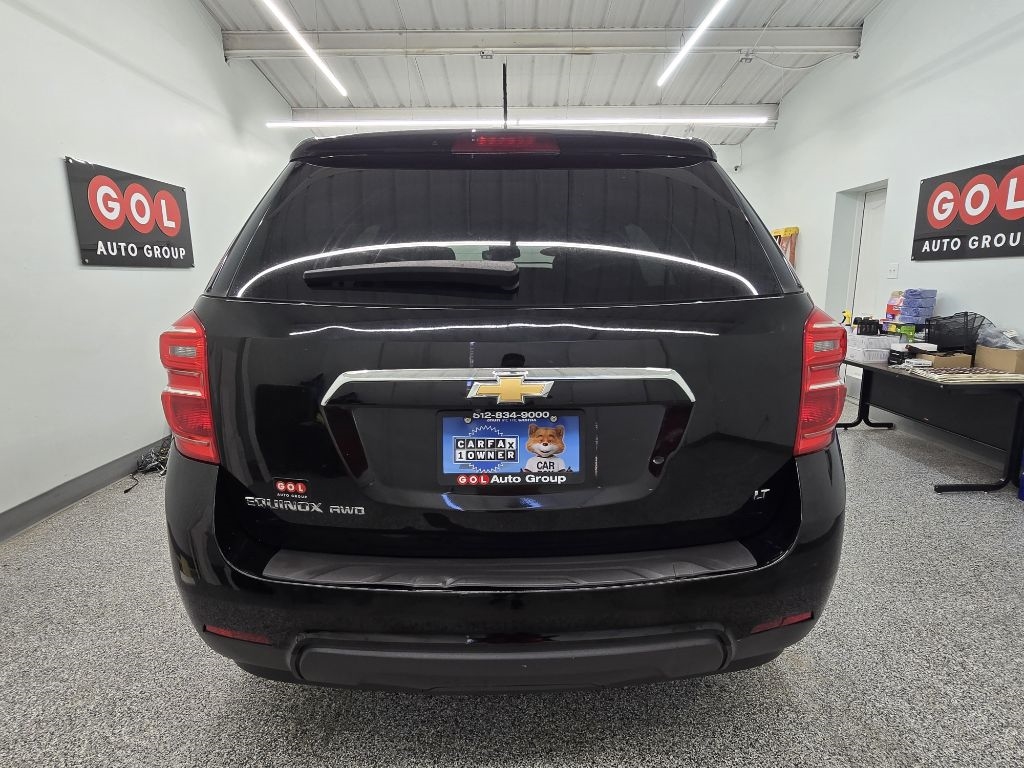 2017 Chevrolet Equinox LT photo 4