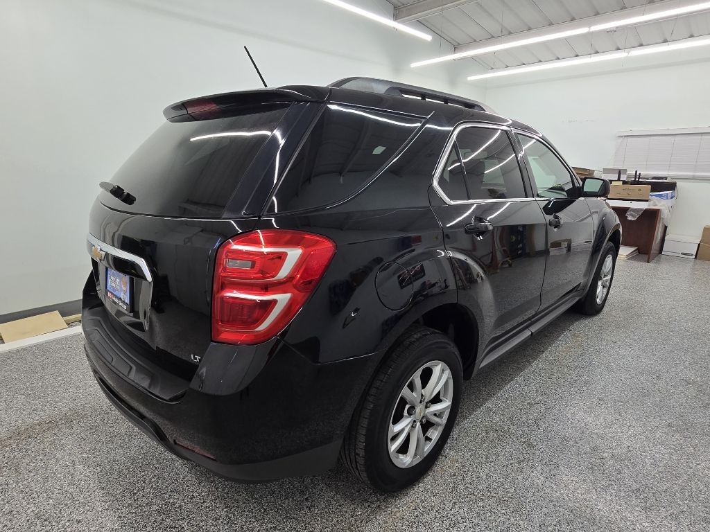 2017 Chevrolet Equinox LT photo 5