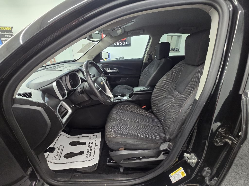 2017 Chevrolet Equinox LT photo 8