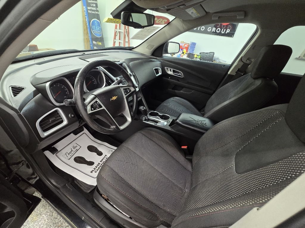 2017 Chevrolet Equinox LT photo 9