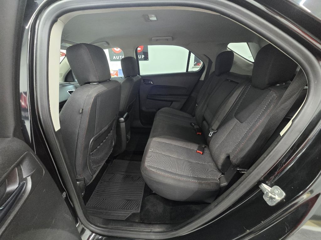 2017 Chevrolet Equinox LT photo 10