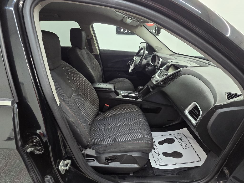 2017 Chevrolet Equinox LT photo 13