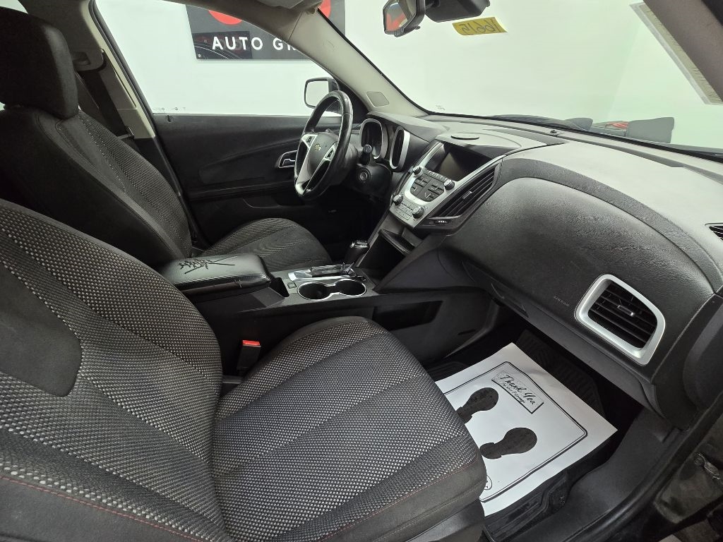 2017 Chevrolet Equinox LT photo 14