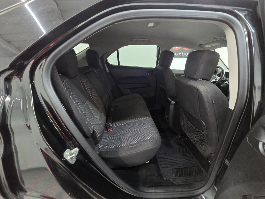 2017 Chevrolet Equinox LT photo 16