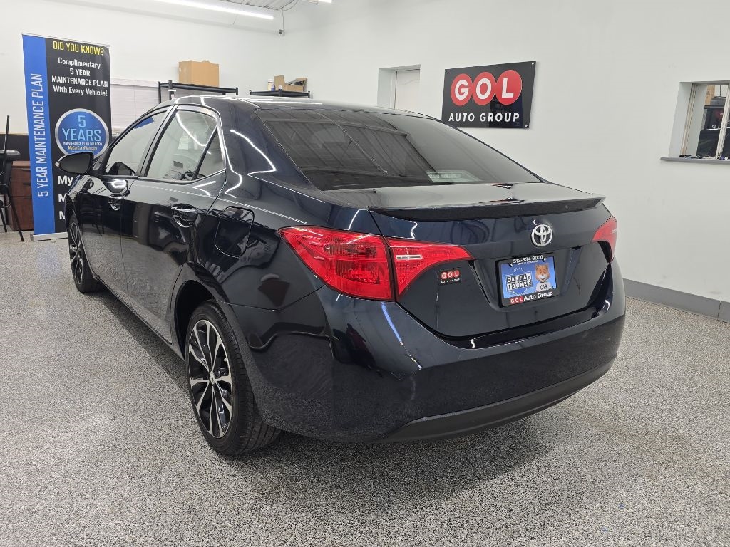 2017 Toyota Corolla LE photo 4