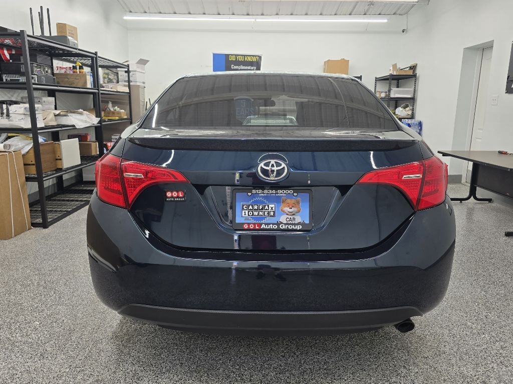 2017 Toyota Corolla LE photo 5