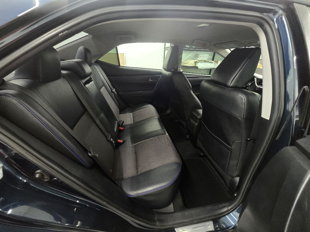 2017 Toyota Corolla LE photo 14