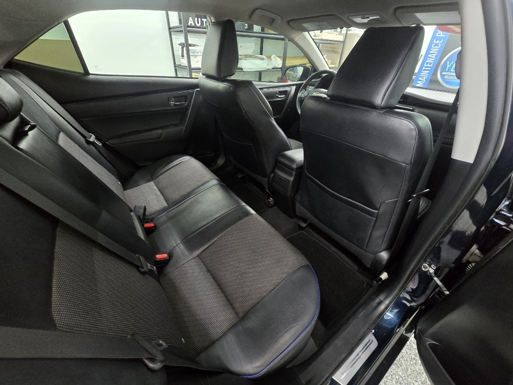 2017 Toyota Corolla LE photo 15