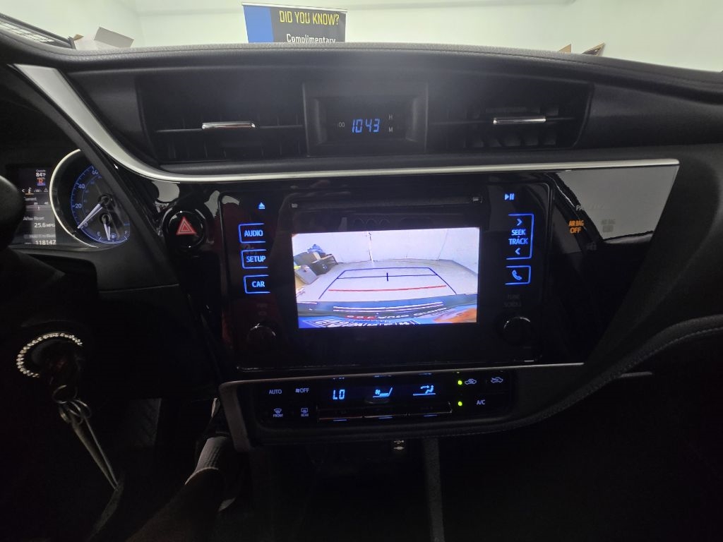 2017 Toyota Corolla LE photo 19