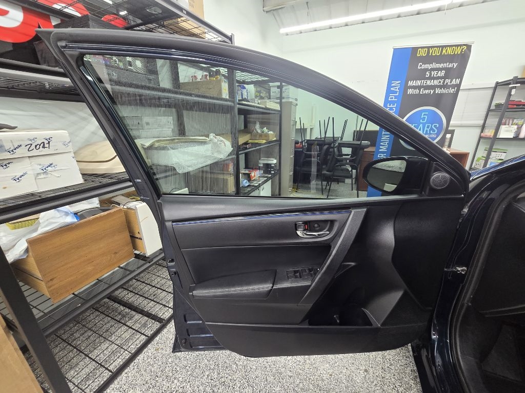 2017 Toyota Corolla LE photo 20