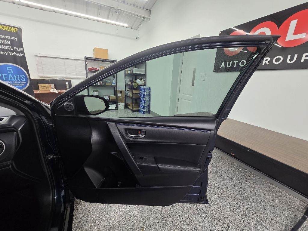 2017 Toyota Corolla LE photo 21