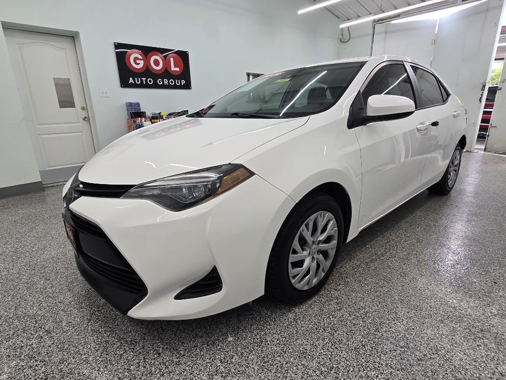 2019 Toyota Corolla XLE XSE photo 3