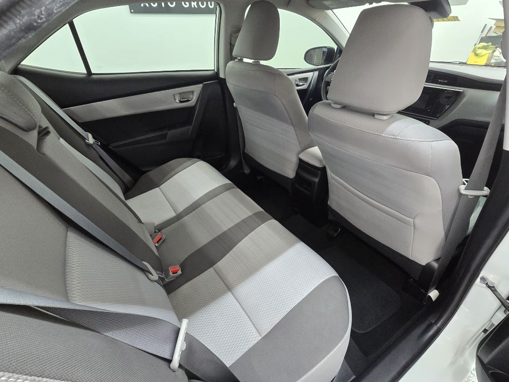 2019 Toyota Corolla XLE XSE photo 16