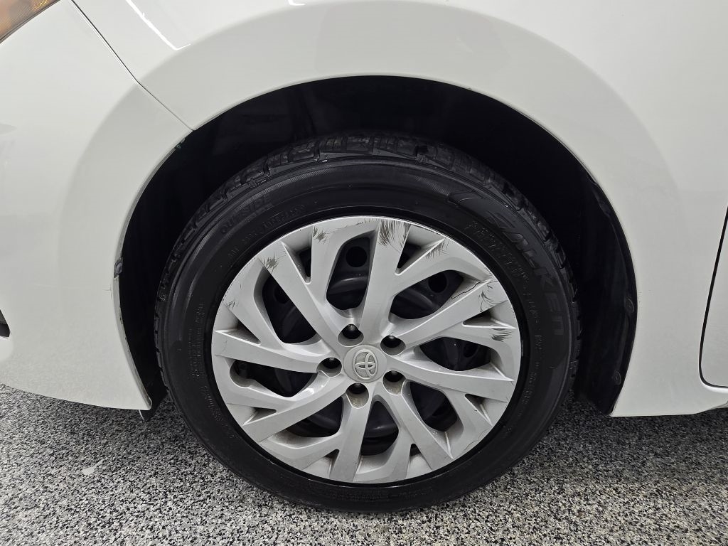2019 Toyota Corolla XLE XSE photo 27