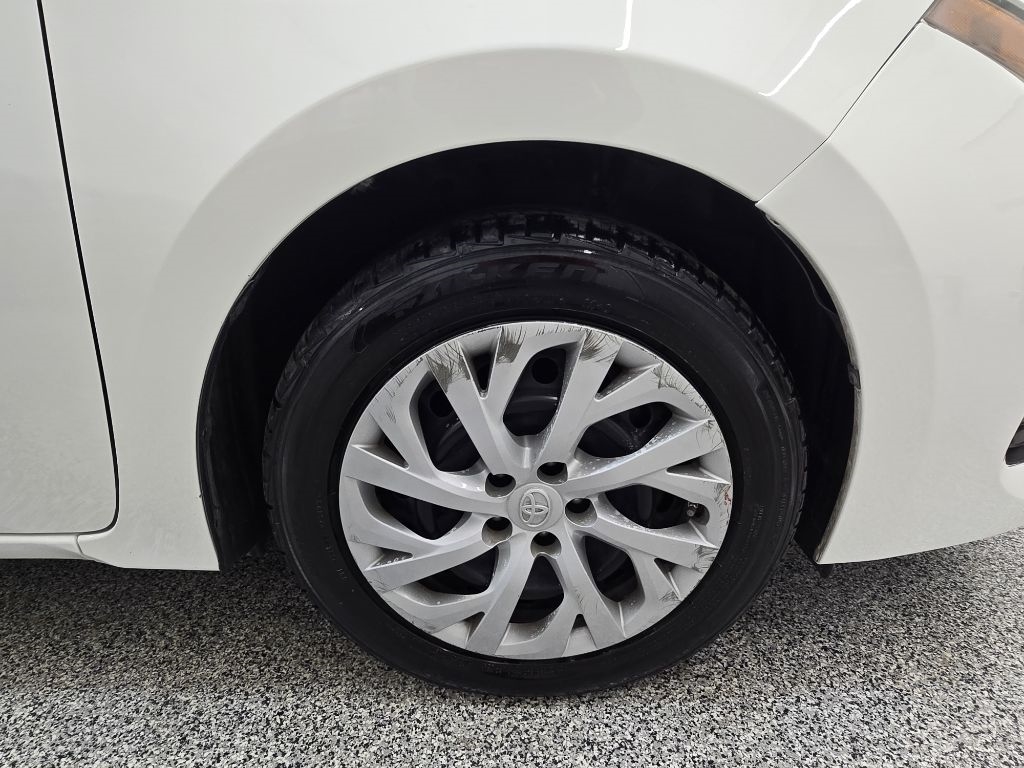 2019 Toyota Corolla XLE XSE photo 29