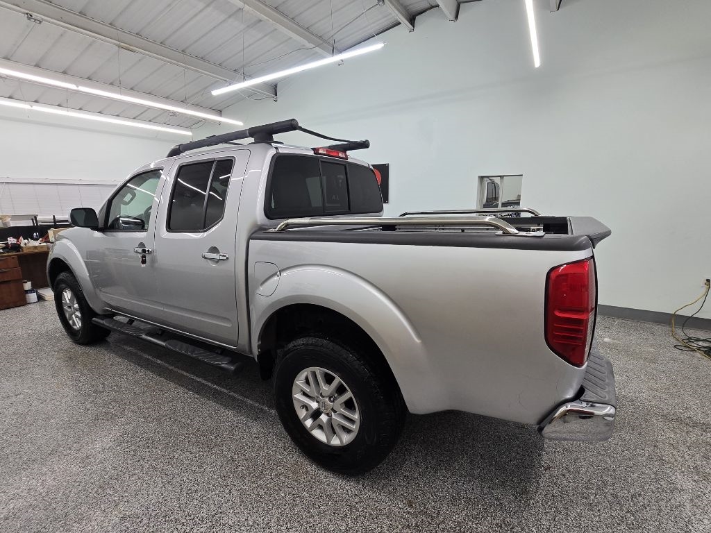 2014 Nissan Frontier S Crew Cab photo 2