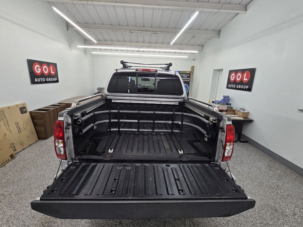 2014 Nissan Frontier S Crew Cab photo 4