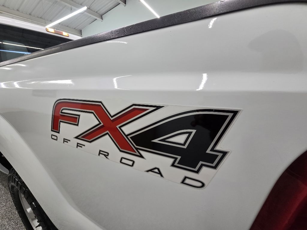 Ford F-250 SD XLT Crew Cab Long Bed 4WD 2016 Ford F-250 SD XLT Crew Cab Long Bed 4WD 2016