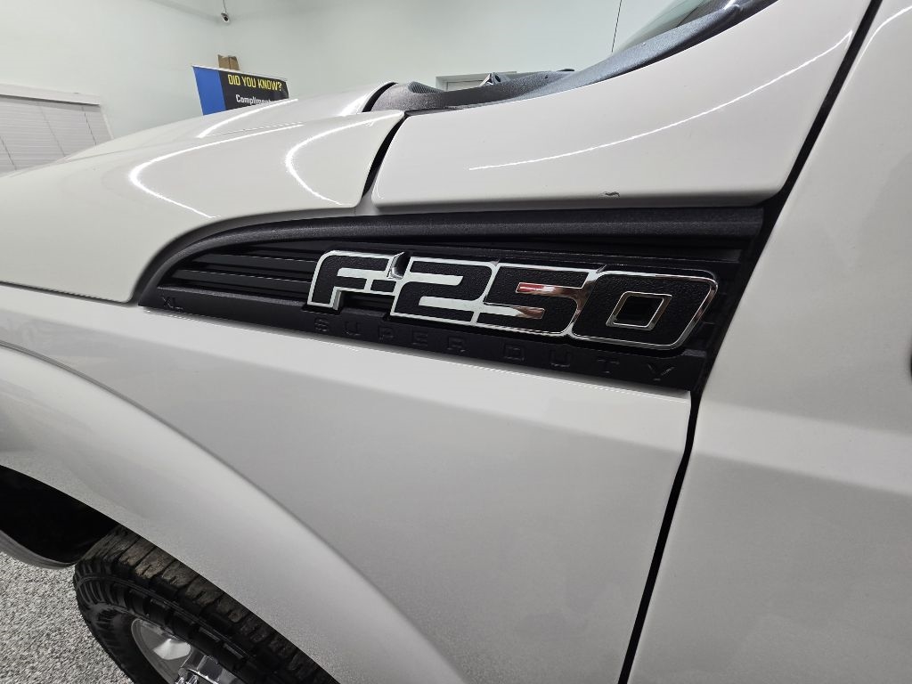 Ford F-250 SD XLT Crew Cab Long Bed 4WD 2016 Ford F-250 SD XLT Crew Cab Long Bed 4WD 2016