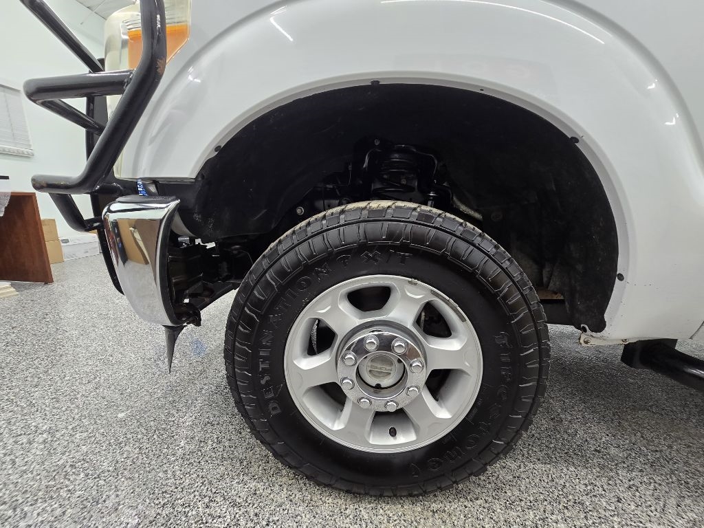 Ford F-250 SD XLT Crew Cab Long Bed 4WD 2016 Ford F-250 SD XLT Crew Cab Long Bed 4WD 2016