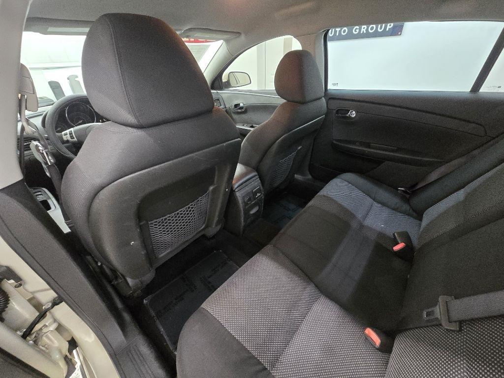 Chevrolet Malibu 1LT 2012