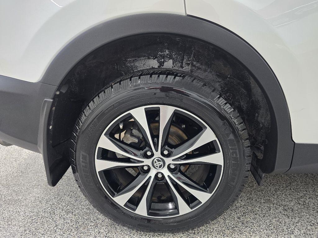 Toyota RAV4 Limited FWD 2015