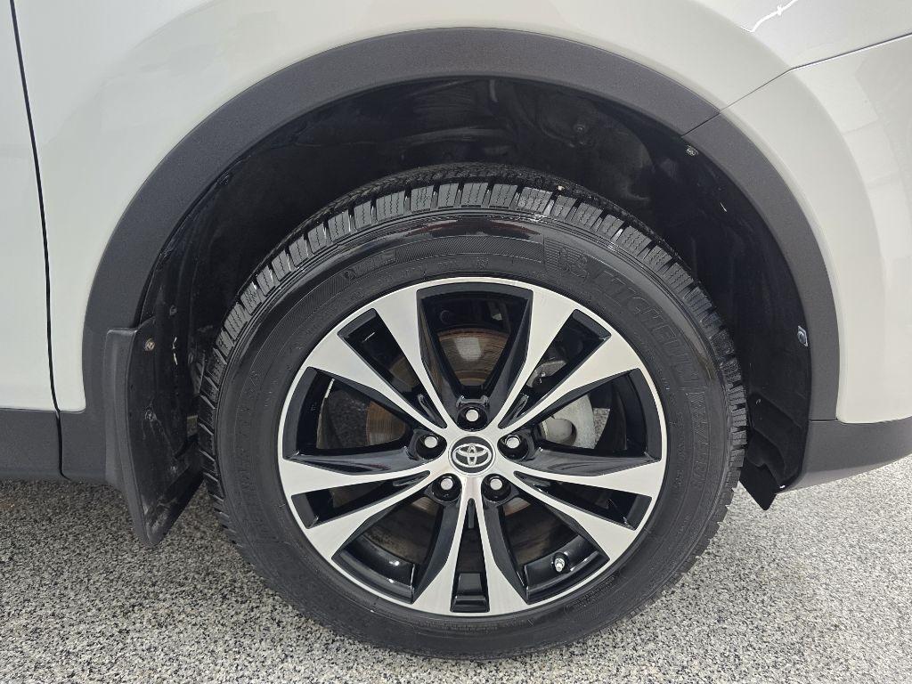 Toyota RAV4 Limited FWD 2015