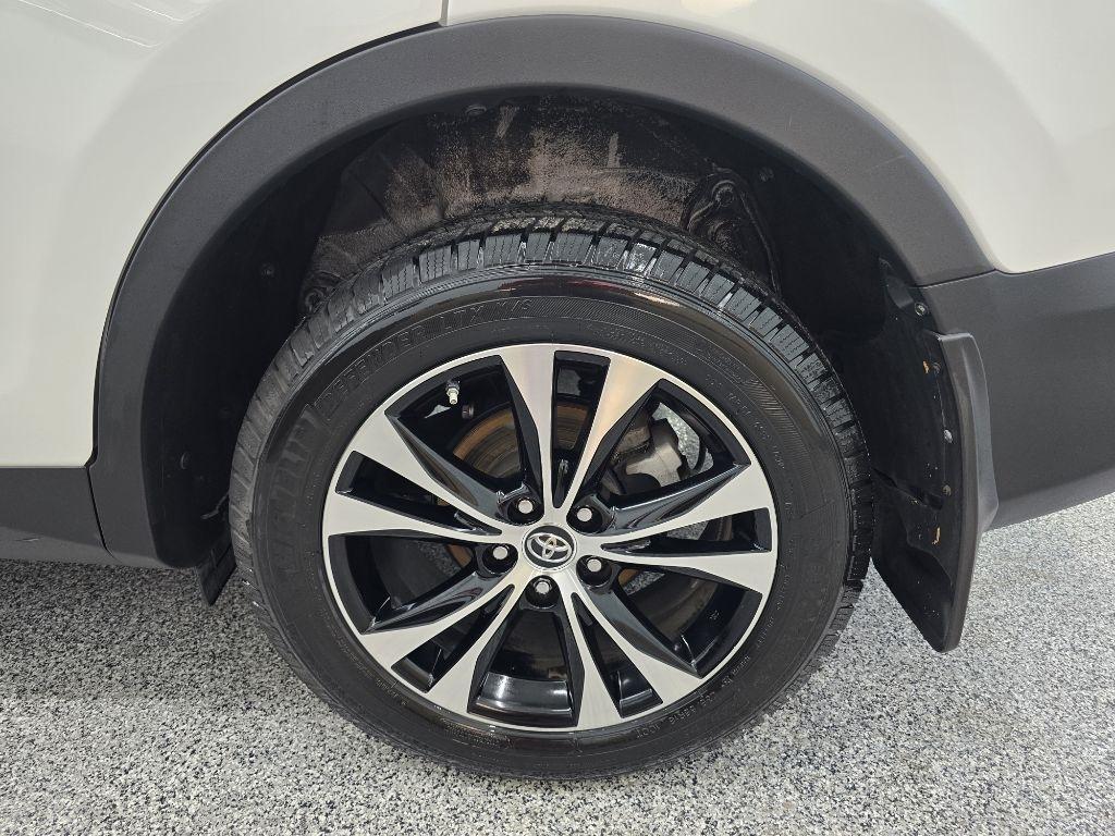 Toyota RAV4 Limited FWD 2015