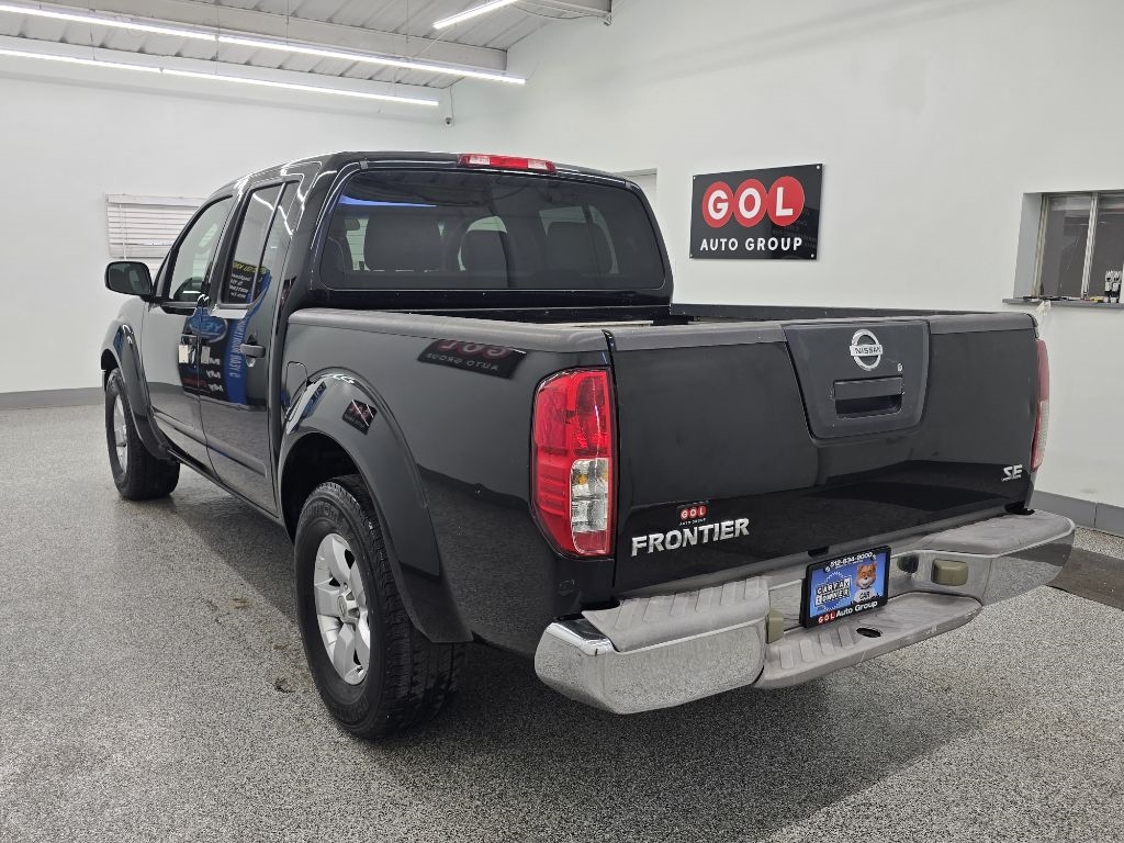 Nissan Frontier LE Crew Cab 2WD 2009