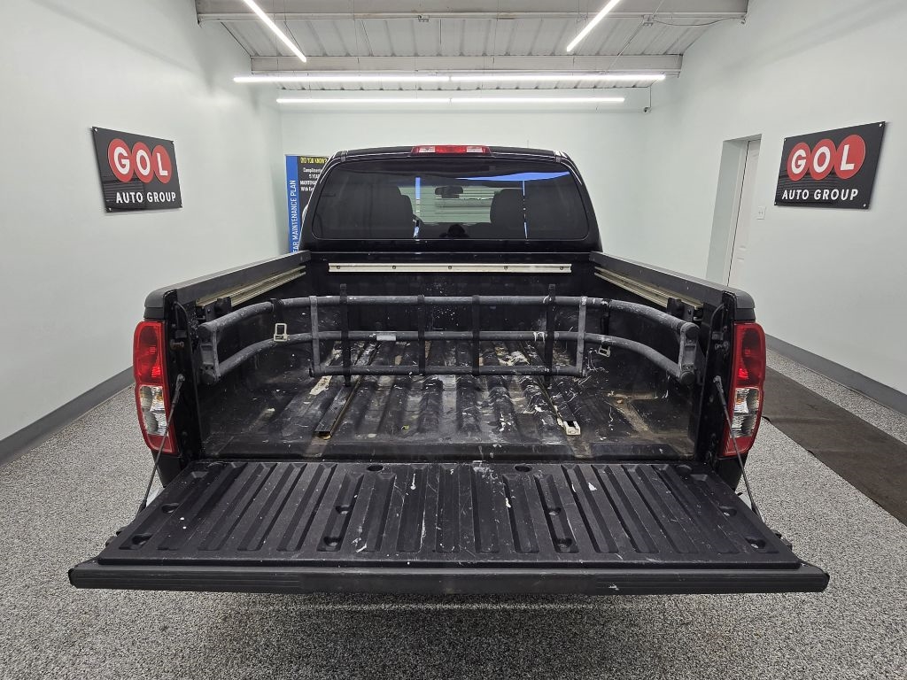 Nissan Frontier LE Crew Cab 2WD 2009