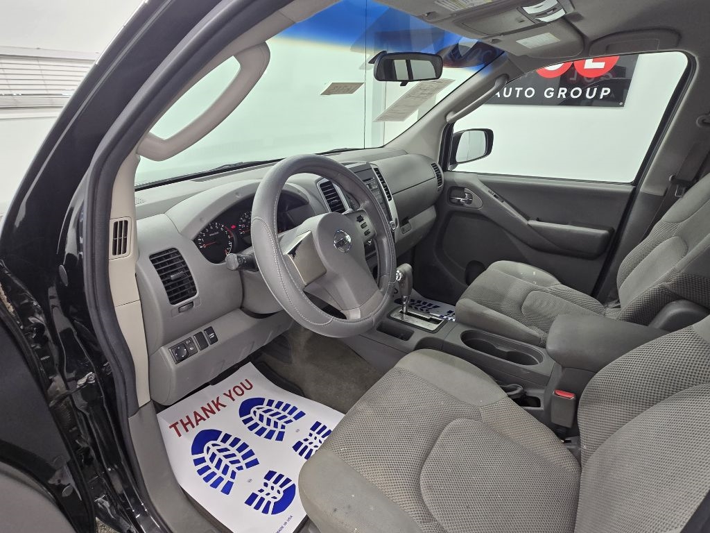 Nissan Frontier LE Crew Cab 2WD 2009