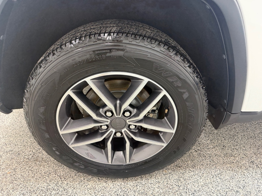 Jeep Grand Cherokee Limited 2WD 2019 Jeep Grand Cherokee Limited 2WD 2019
