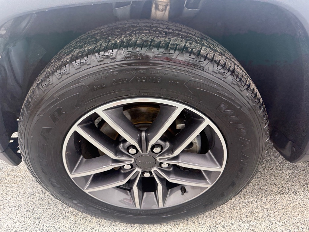Jeep Grand Cherokee Limited 2WD 2019 Jeep Grand Cherokee Limited 2WD 2019