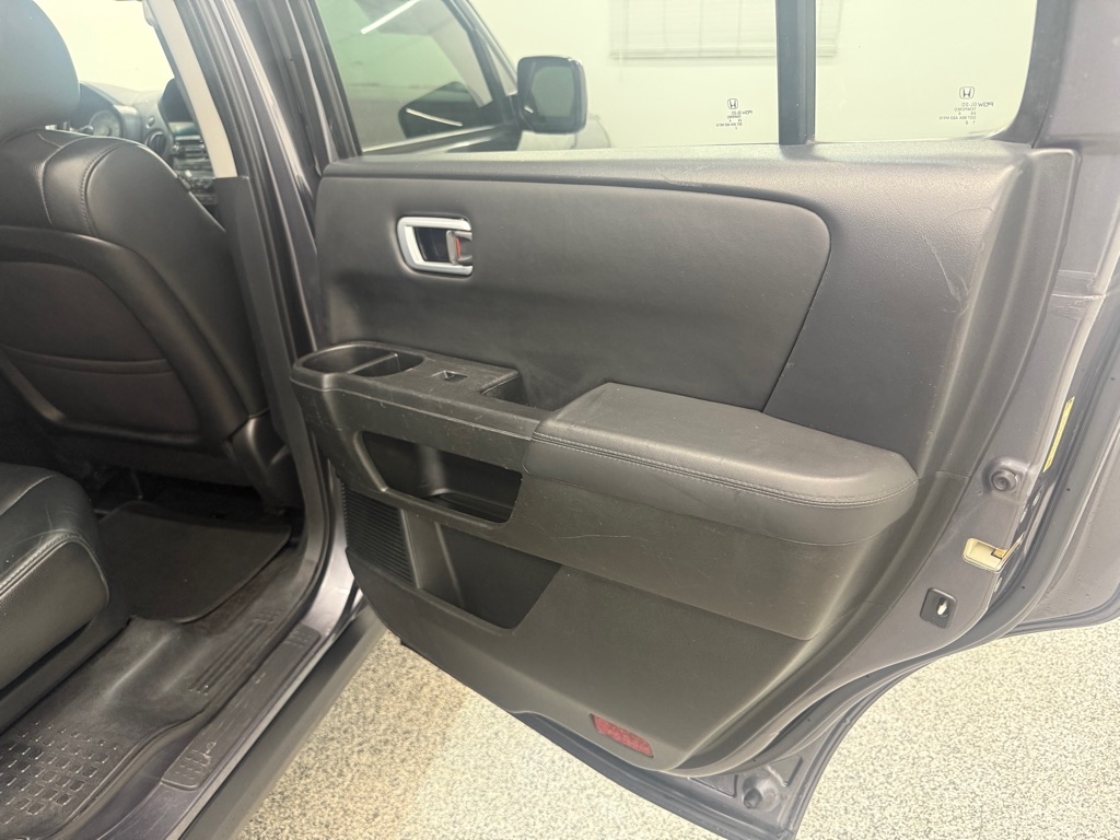 Honda Pilot EX-L 2WD 5-Spd AT with Navigation 2014 Honda Pilot EX-L 2WD 5-Spd AT with Navigation 2014