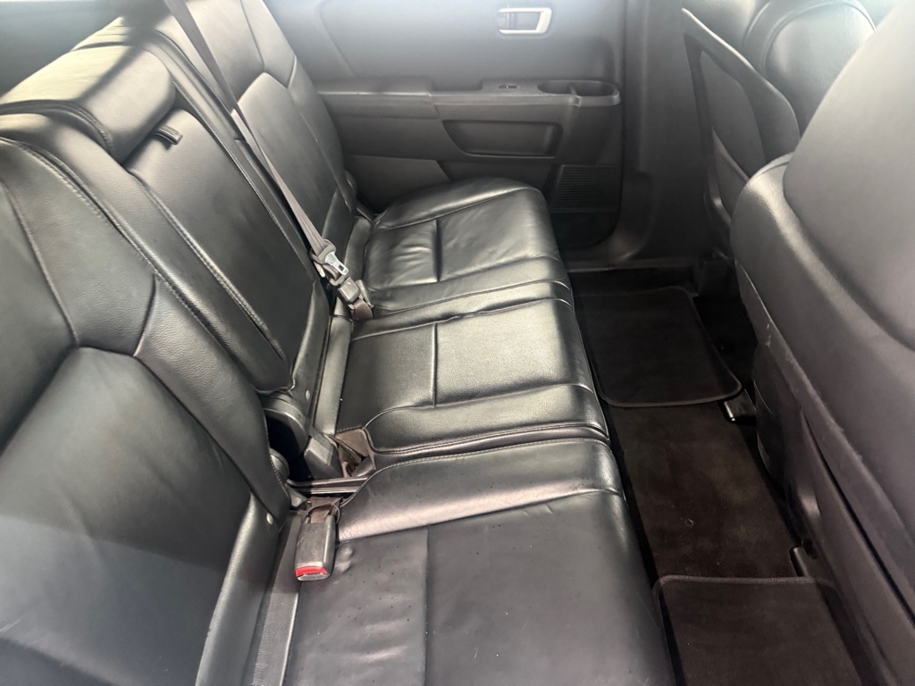 Honda Pilot EX-L 2WD 5-Spd AT with Navigation 2014 Honda Pilot EX-L 2WD 5-Spd AT with Navigation 2014