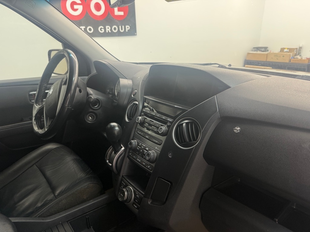 Honda Pilot EX-L 2WD 5-Spd AT with Navigation 2014 Honda Pilot EX-L 2WD 5-Spd AT with Navigation 2014