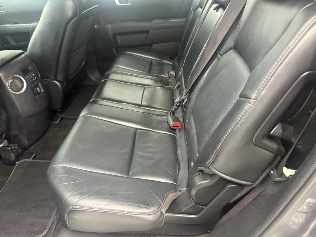 Honda Pilot EX-L 2WD 5-Spd AT with Navigation 2014 Honda Pilot EX-L 2WD 5-Spd AT with Navigation 2014