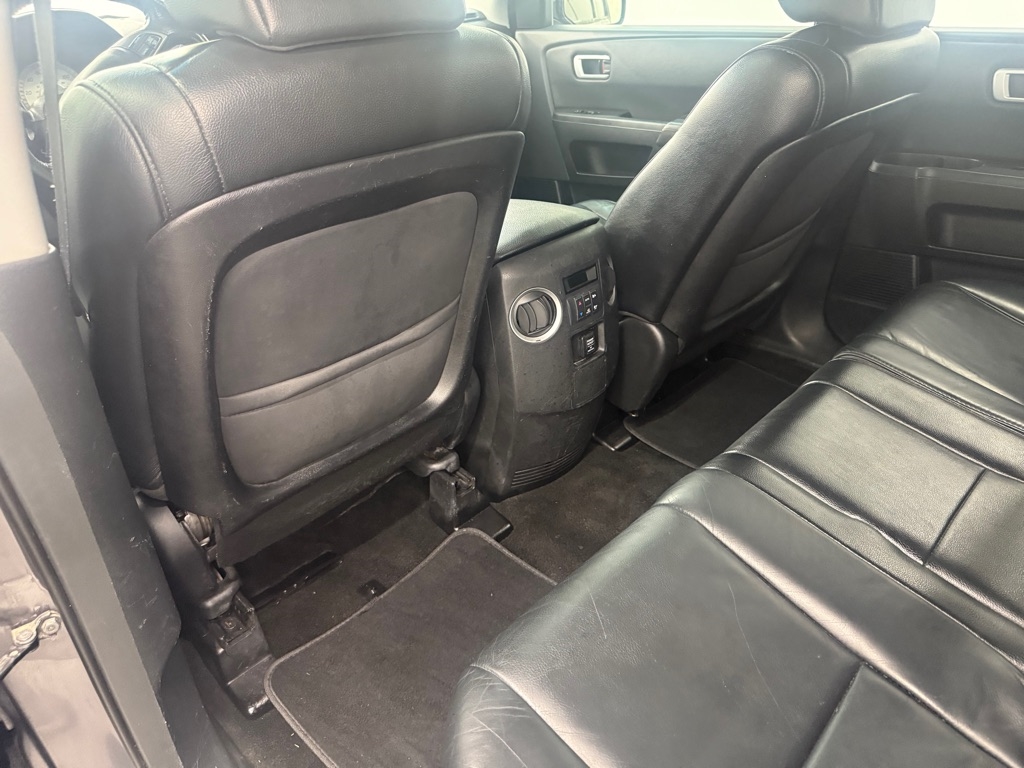 Honda Pilot EX-L 2WD 5-Spd AT with Navigation 2014 Honda Pilot EX-L 2WD 5-Spd AT with Navigation 2014