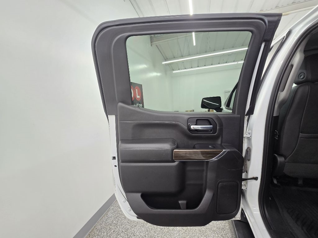 Chevrolet Silverado 1500 RST Crew Cab Long Box 4WD 2020 Chevrolet Silverado 1500 RST Crew Cab Long Box 4WD 2020