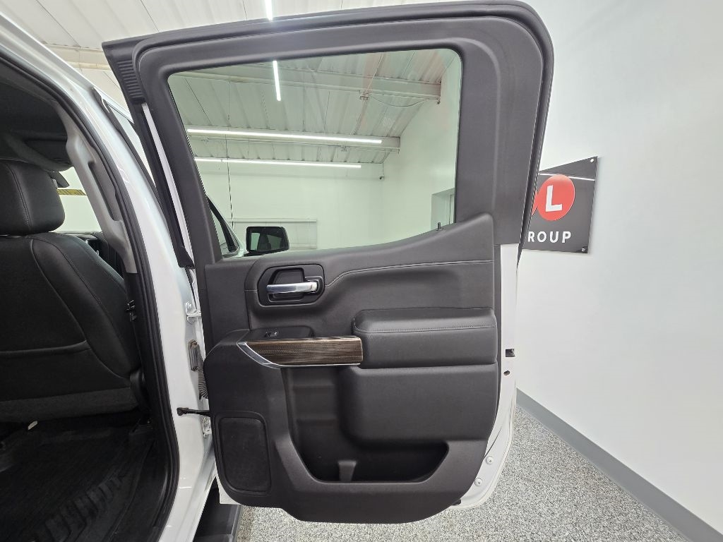 Chevrolet Silverado 1500 RST Crew Cab Long Box 4WD 2020 Chevrolet Silverado 1500 RST Crew Cab Long Box 4WD 2020