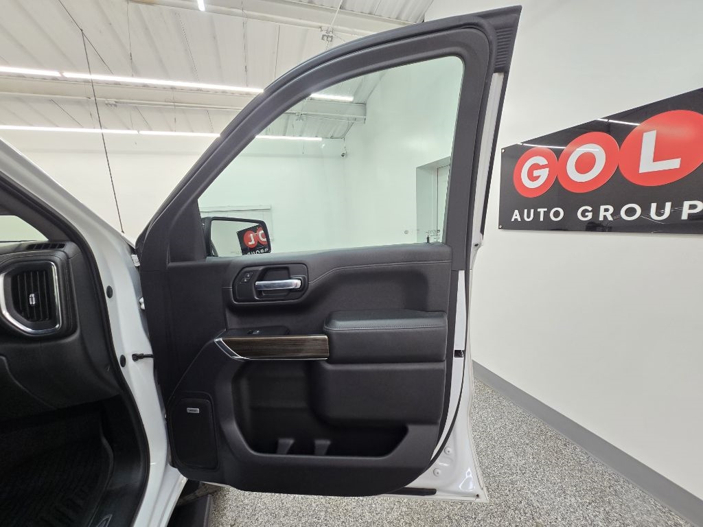 Chevrolet Silverado 1500 RST Crew Cab Long Box 4WD 2020 Chevrolet Silverado 1500 RST Crew Cab Long Box 4WD 2020