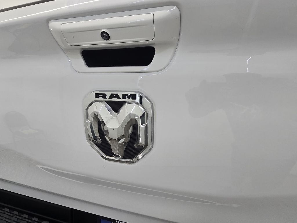 RAM 1500 Big Horn Crew Cab SWB 2WD 2019 RAM 1500 Big Horn Crew Cab SWB 2WD 2019