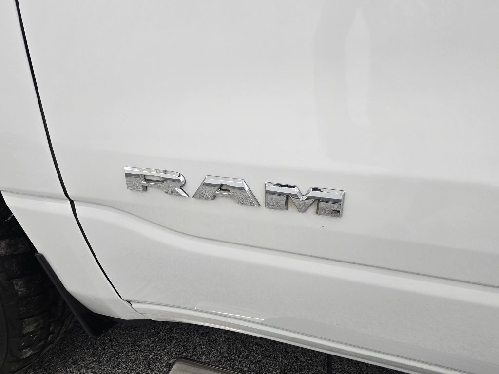 RAM 1500 Big Horn Crew Cab SWB 2WD 2019 RAM 1500 Big Horn Crew Cab SWB 2WD 2019