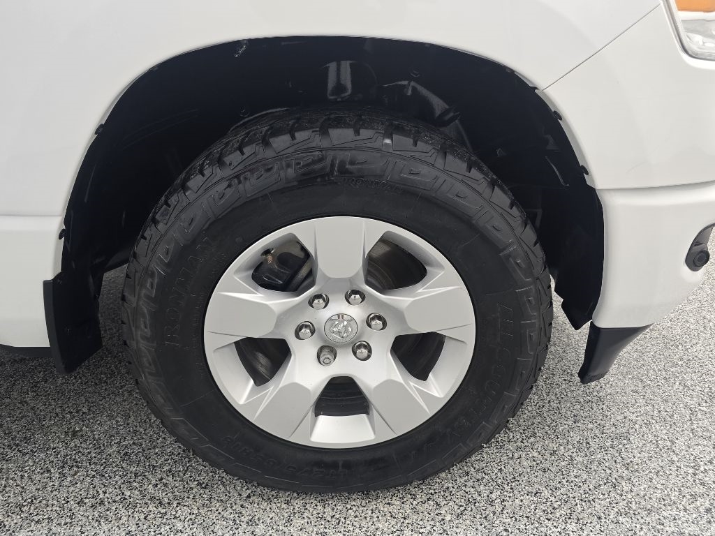 RAM 1500 Big Horn Crew Cab SWB 2WD 2019 RAM 1500 Big Horn Crew Cab SWB 2WD 2019