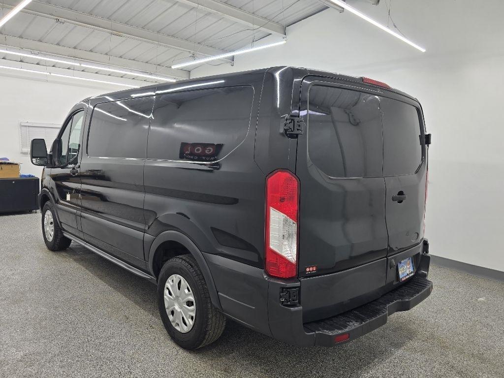 Ford Transit 150 Van Low Roof w/Sliding Pass. 130-in. WB 2015