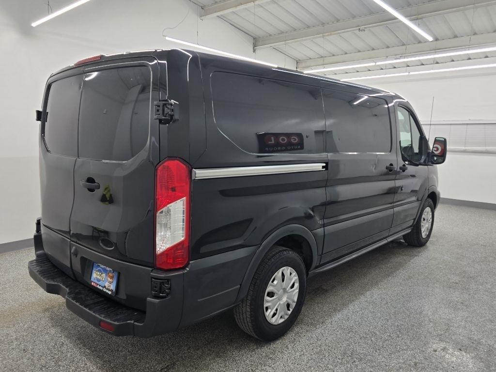 Ford Transit 150 Van Low Roof w/Sliding Pass. 130-in. WB 2015