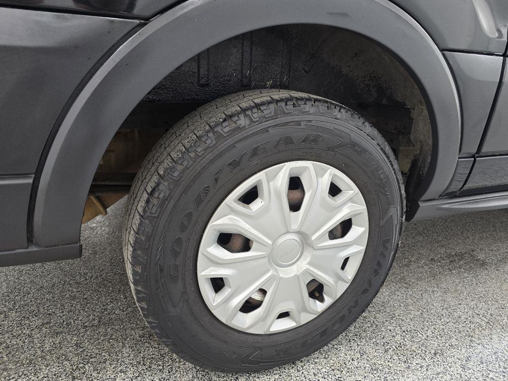 Ford Transit 150 Van Low Roof w/Sliding Pass. 130-in. WB 2015