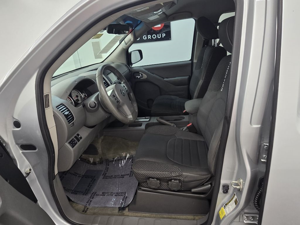 Nissan Frontier S Crew Cab 5AT 2WD 2017