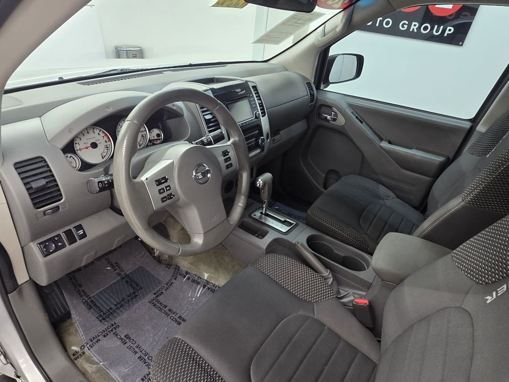 Nissan Frontier S Crew Cab 5AT 2WD 2017